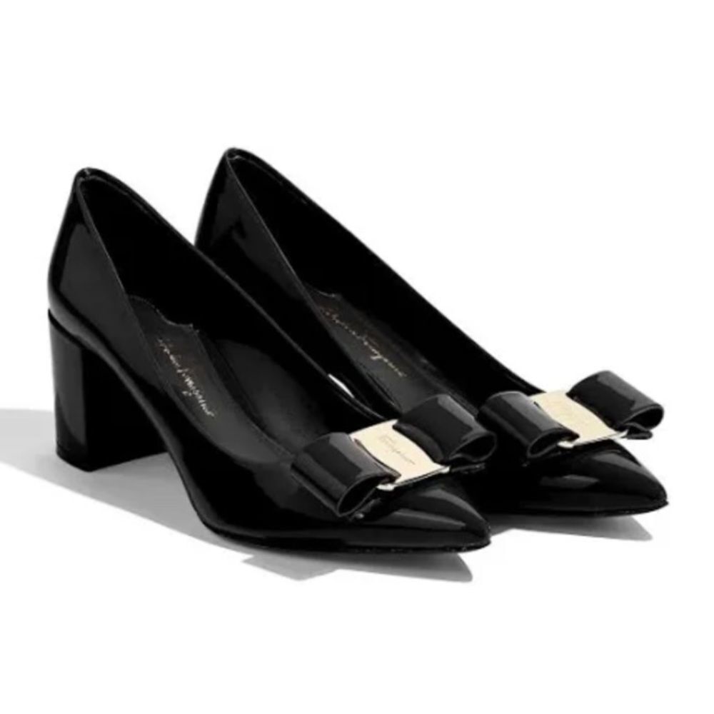 Salvatore Ferragamo Women’s Heel With Bow Shiny Black Patent Leather Size: 8.5‌